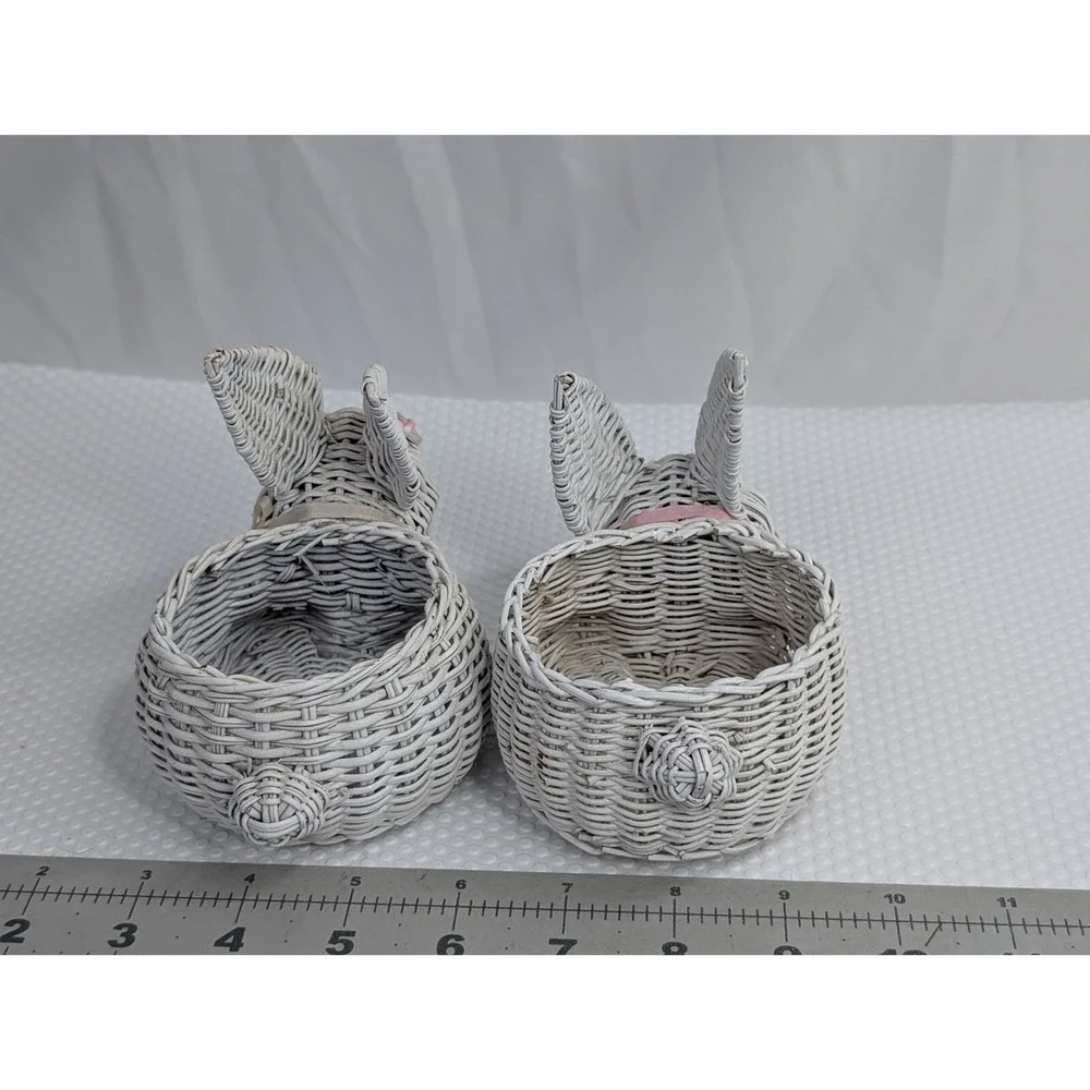 N/A white wicker